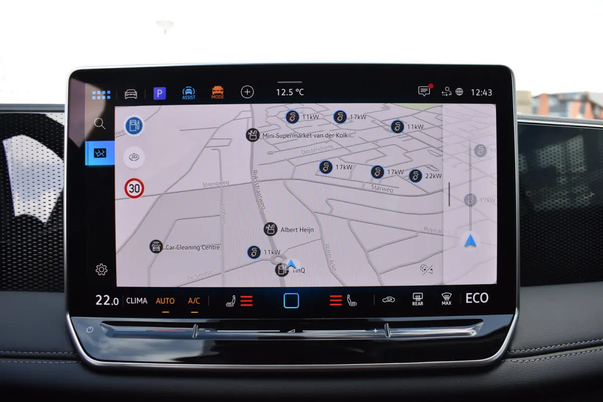 Life Edition - eHybrid | 'App-Connect' draadloze smartphone integratie | Automatische afstandsregeling (Adaptive Cruise Control) | Diefstalalarm