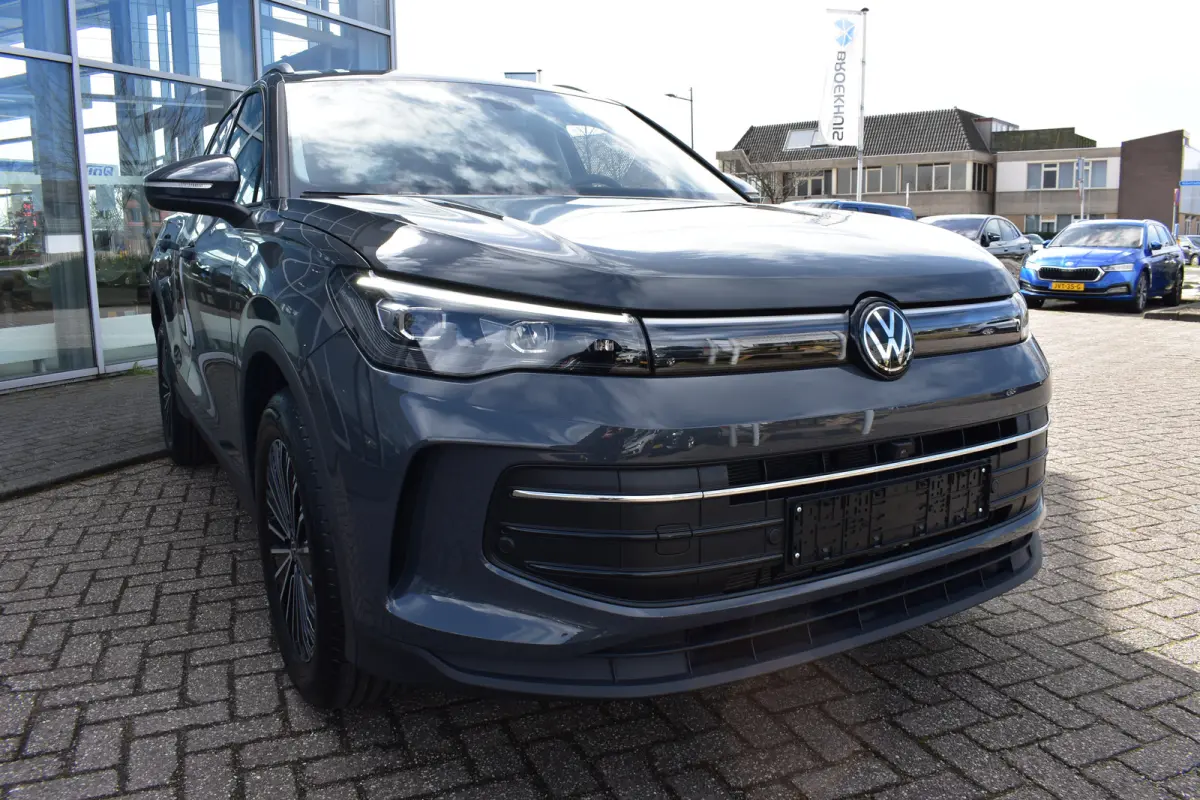Life Edition - eHybrid | 'App-Connect' draadloze smartphone integratie | Automatische afstandsregeling (Adaptive Cruise Control) | Diefstalalarm