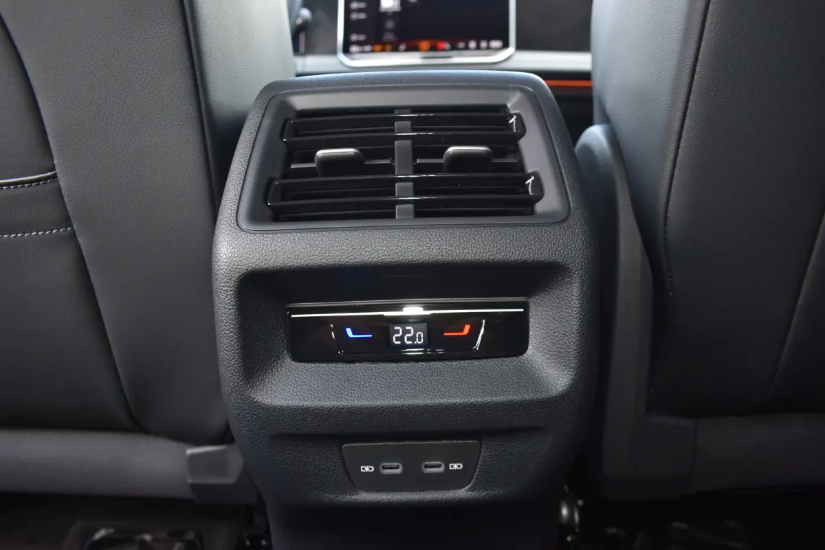 Life Edition - eHybrid | 'App-Connect' draadloze smartphone integratie | Automatische afstandsregeling (Adaptive Cruise Control) | Diefstalalarm