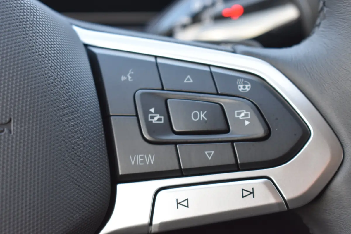 Life Edition - eHybrid | 'App-Connect' draadloze smartphone integratie | Automatische afstandsregeling (Adaptive Cruise Control) | Diefstalalarm