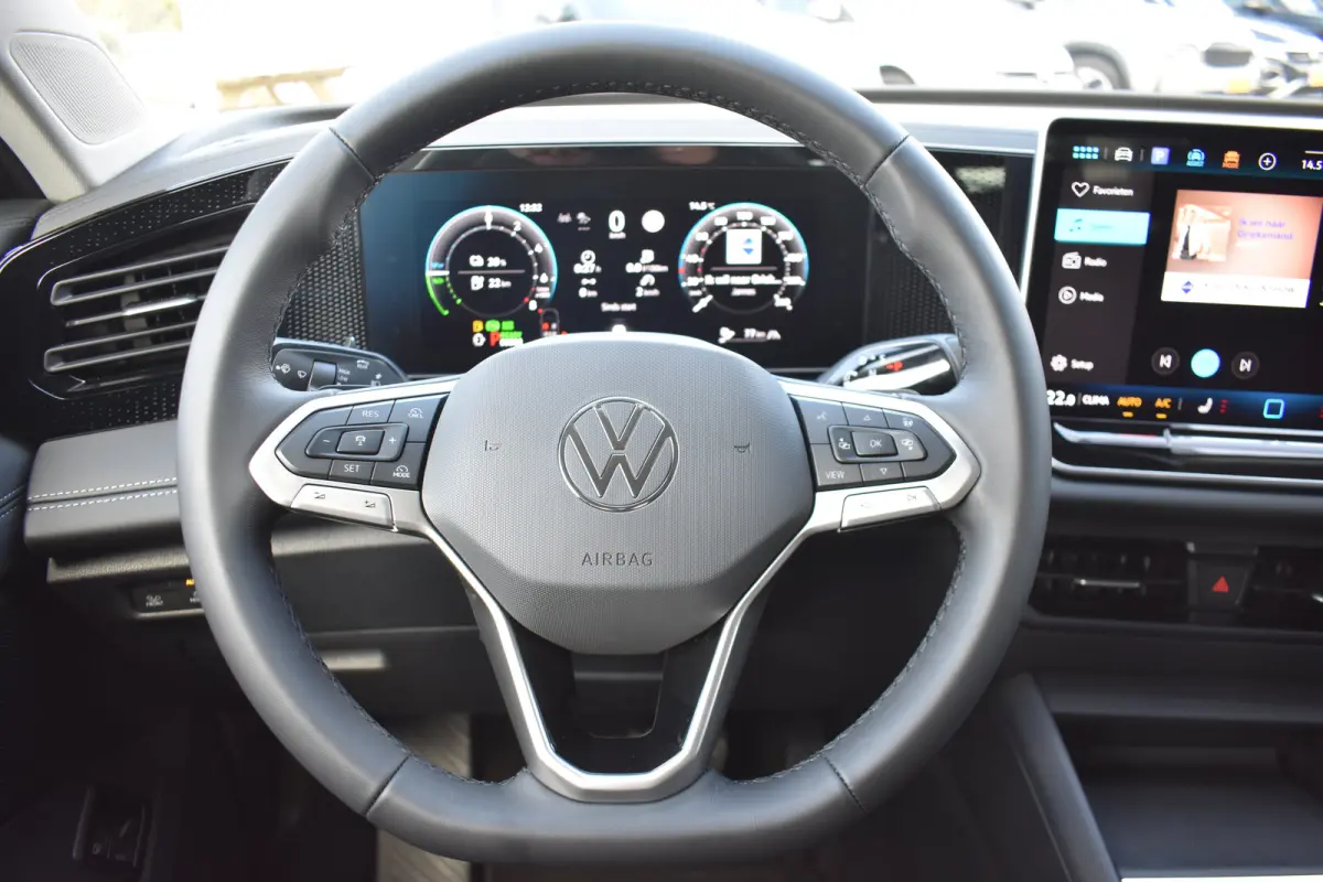 Life Edition - eHybrid | 'App-Connect' draadloze smartphone integratie | Automatische afstandsregeling (Adaptive Cruise Control) | Diefstalalarm