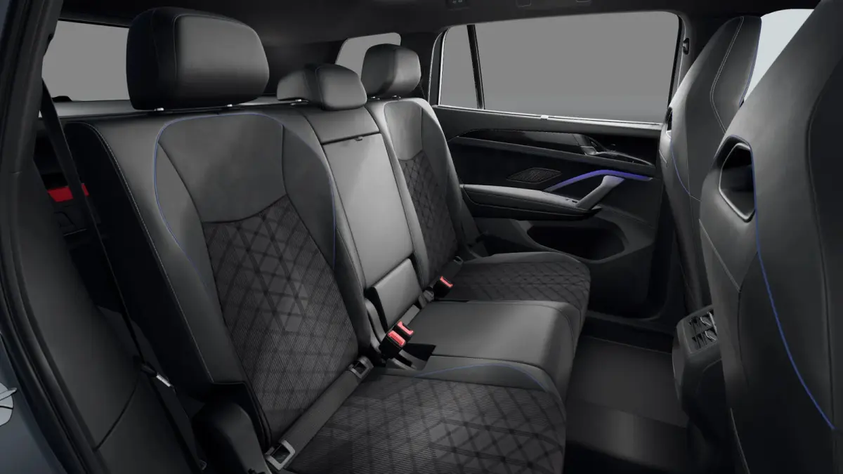 R-Line Edition | 'App-Connect' draadloze smartphone integratie | Automatische afstandsregeling (Adaptive Cruise Control) | Black Style Pakket