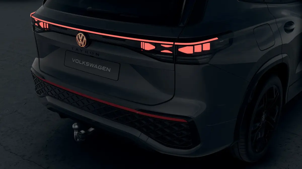 R-Line Edition | 'App-Connect' draadloze smartphone integratie | Automatische afstandsregeling (Adaptive Cruise Control) | Black Style Pakket