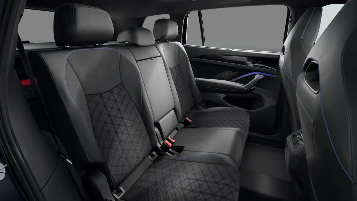 R-Line Edition | 'App-Connect' draadloze smartphone integratie | Automatische afstandsregeling (Adaptive Cruise Control) | Black Style Pakket