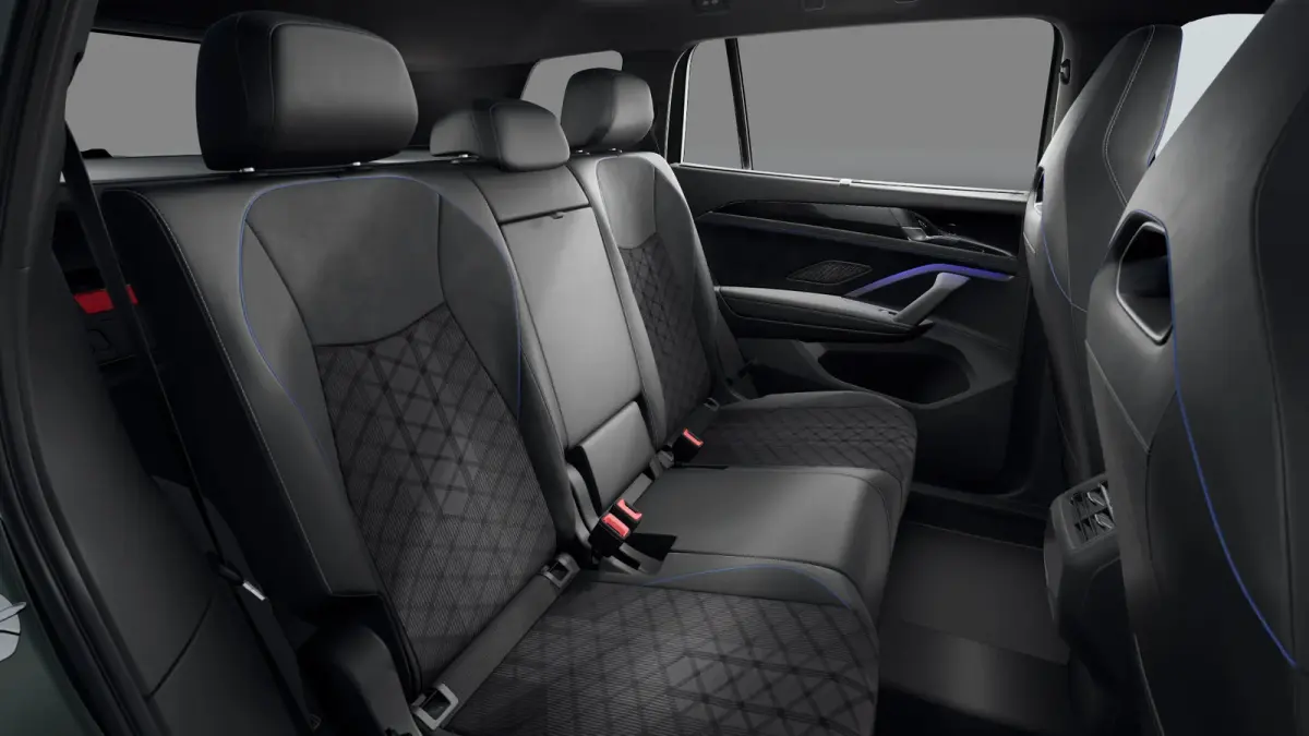 R-Line Edition | 'App-Connect' draadloze smartphone integratie | Automatische afstandsregeling (Adaptive Cruise Control) | Black Style Pakket