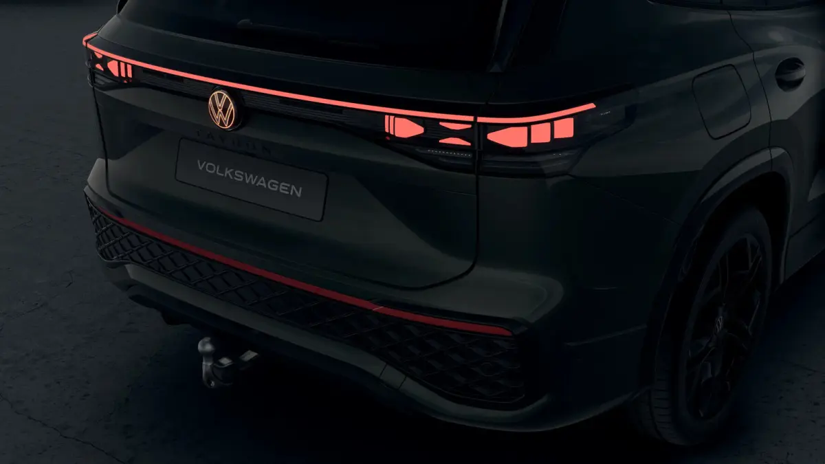 R-Line Edition | 'App-Connect' draadloze smartphone integratie | Automatische afstandsregeling (Adaptive Cruise Control) | Black Style Pakket