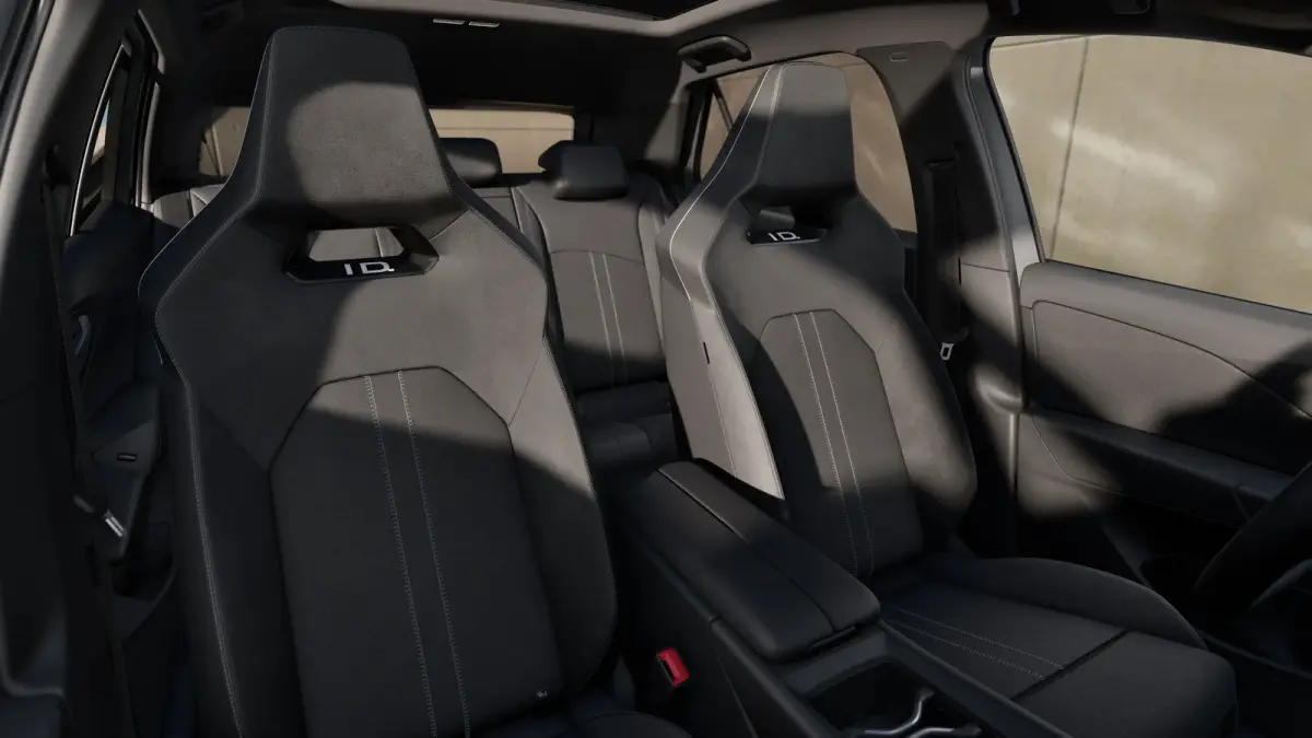 Style | Airconditioning automatisch, 2-zone (Climatronic) | Automatische afstandsregeling (Adaptive Cruise Control) | Buitenspiegels elektrisch instel-, verwarm- en inklapbaar