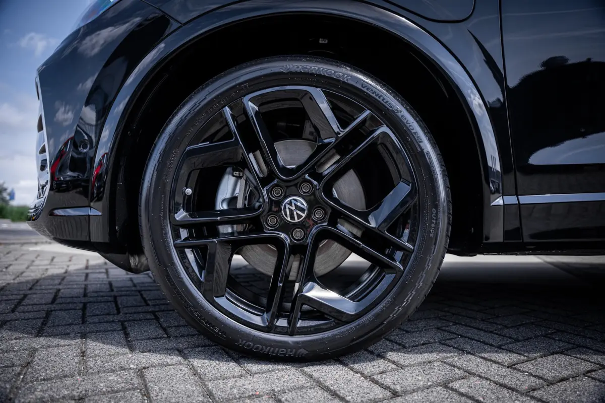 R-Line Edition - eHybrid | 'App-Connect' draadloze smartphone integratie | Automatische afstandsregeling (Adaptive Cruise Control) | Diefstalalarm