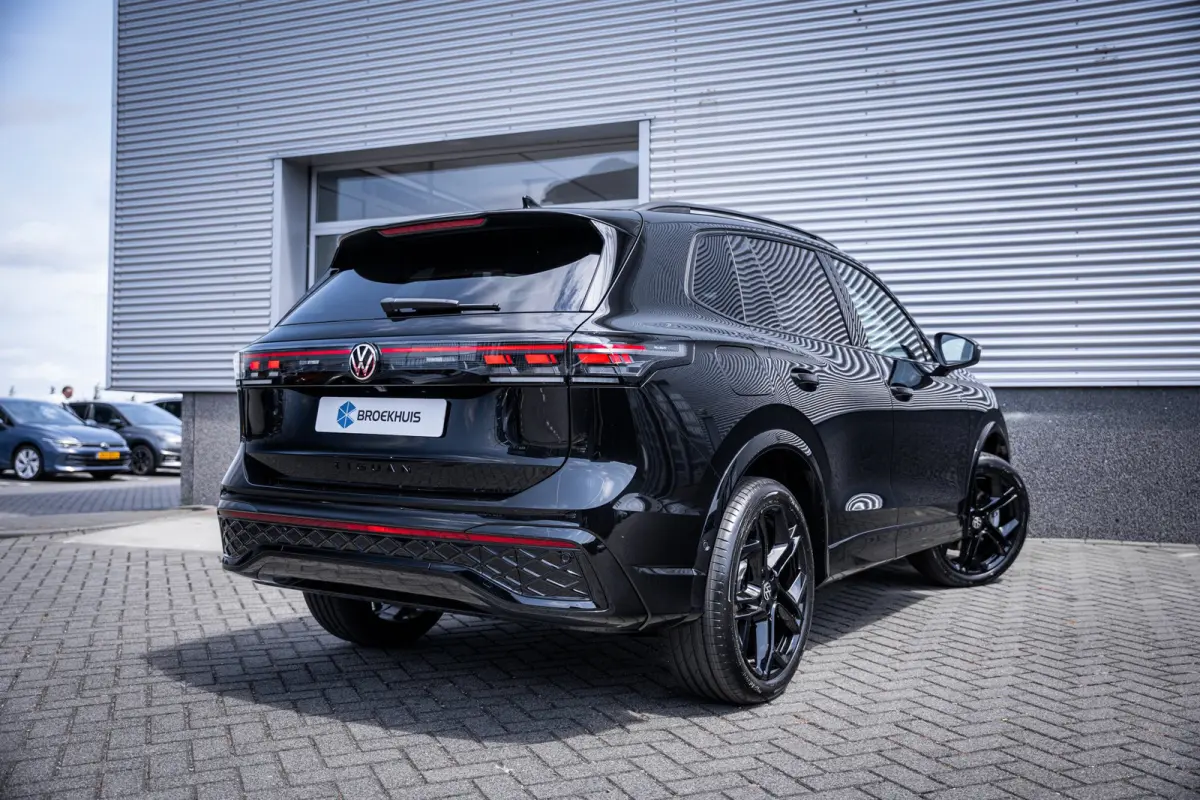 R-Line Edition - eHybrid | 'App-Connect' draadloze smartphone integratie | Automatische afstandsregeling (Adaptive Cruise Control) | Diefstalalarm