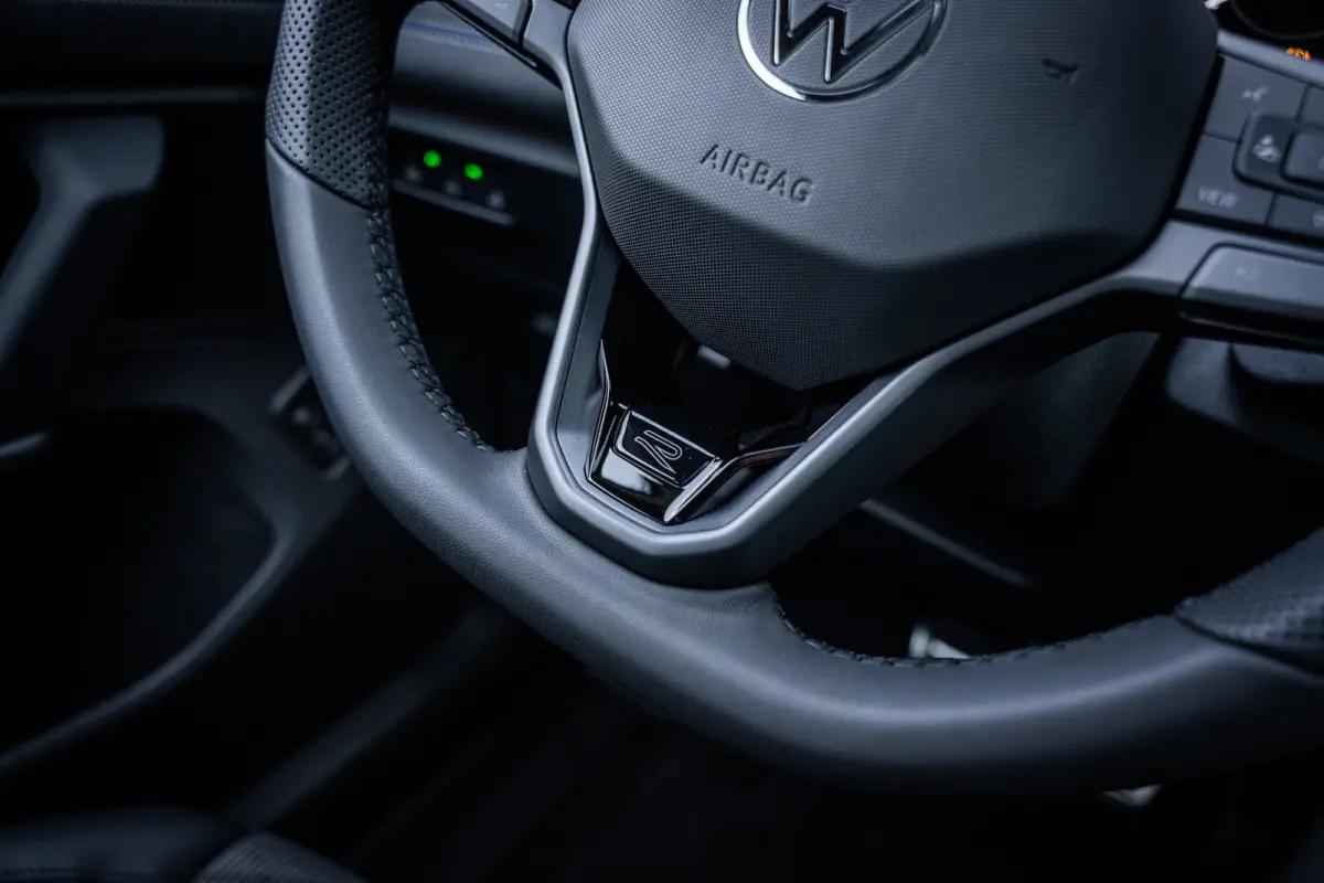 R-Line Edition - eHybrid | 'App-Connect' draadloze smartphone integratie | Automatische afstandsregeling (Adaptive Cruise Control) | Diefstalalarm
