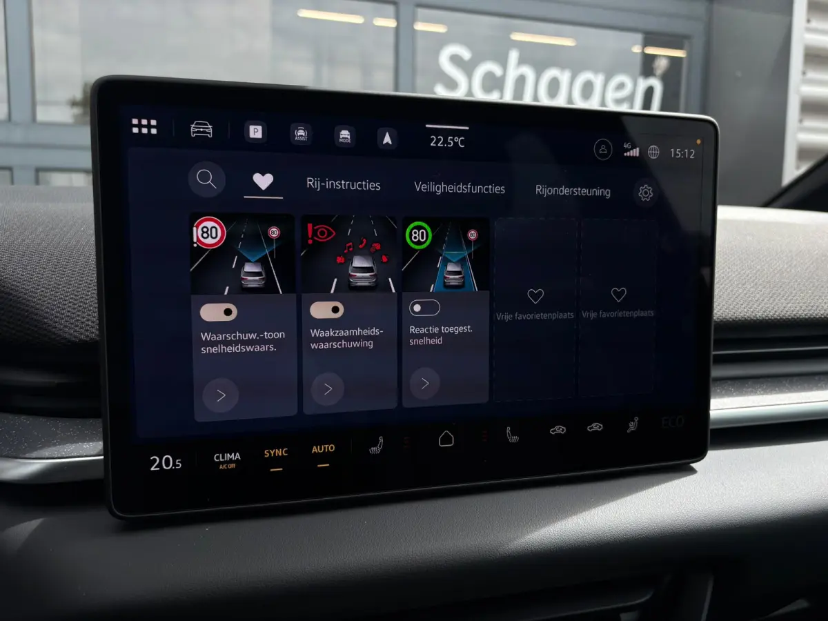 Life | Airconditioning automatisch, 2-zone (Climatronic) | Automatische afstandsregeling (Adaptive Cruise Control) | Buitenspiegels elektrisch instel-, verwarm- en inklapbaar
