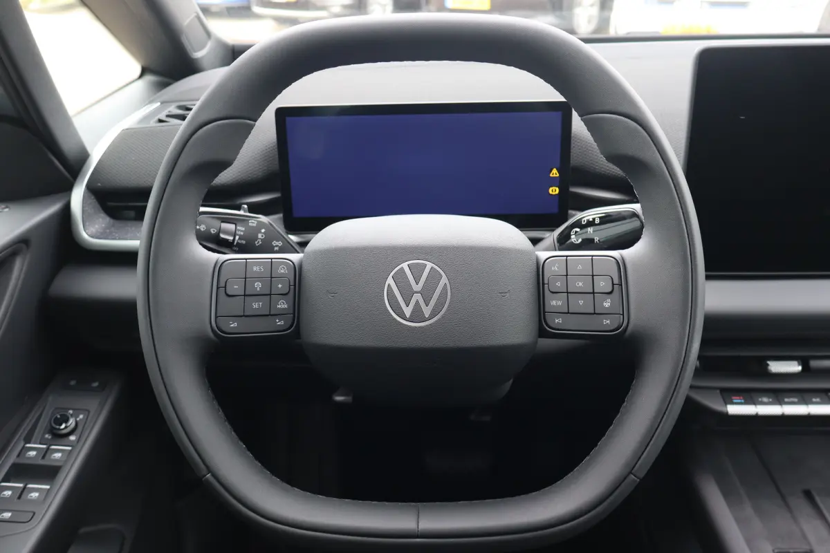 Life | Airconditioning automatisch, 2-zone (Climatronic) | Automatische afstandsregeling (Adaptive Cruise Control) | Buitenspiegels elektrisch instel-, verwarm- en inklapbaar