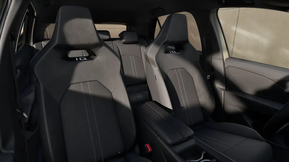 Style | Airconditioning automatisch, 2-zone (Climatronic) | Automatische afstandsregeling (Adaptive Cruise Control) | Buitenspiegels elektrisch instel-, verwarm- en inklapbaar