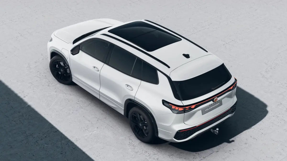 R-Line Edition | 'App-Connect' draadloze smartphone integratie | Automatische afstandsregeling (Adaptive Cruise Control) | Black Style Pakket