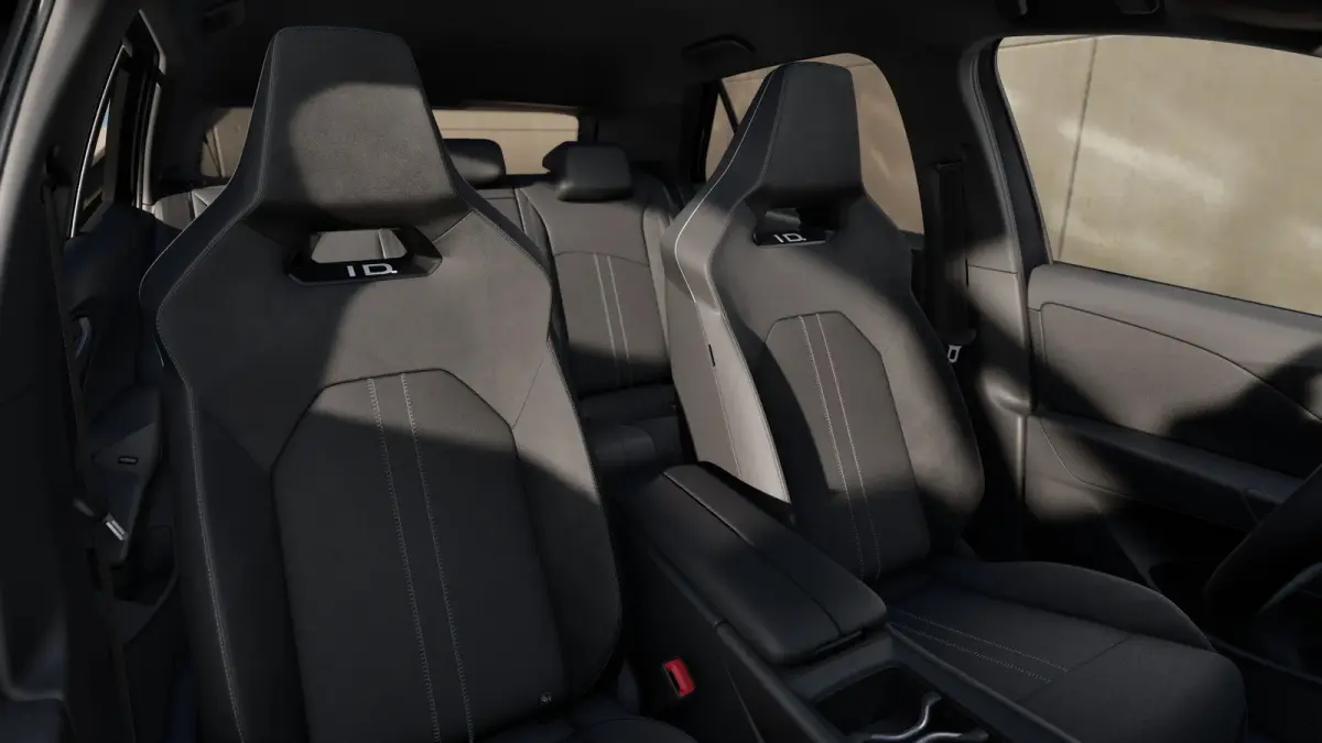 Style | Airconditioning automatisch, 2-zone (Climatronic) | Automatische afstandsregeling (Adaptive Cruise Control) | Buitenspiegels elektrisch instel-, verwarm- en inklapbaar