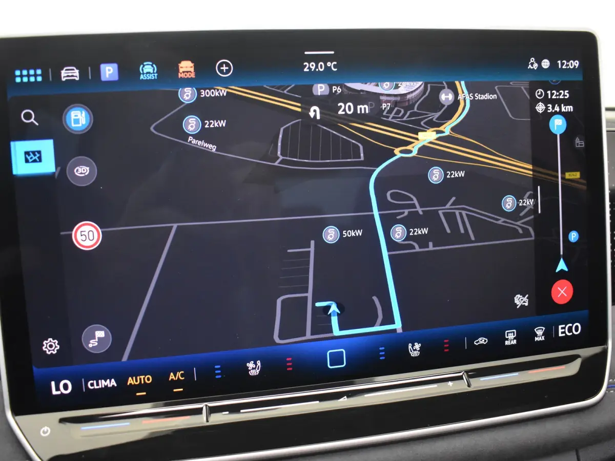 R-Line Edition - eHybrid | 'App-Connect' draadloze smartphone integratie | Automatische afstandsregeling (Adaptive Cruise Control) | Diefstalalarm