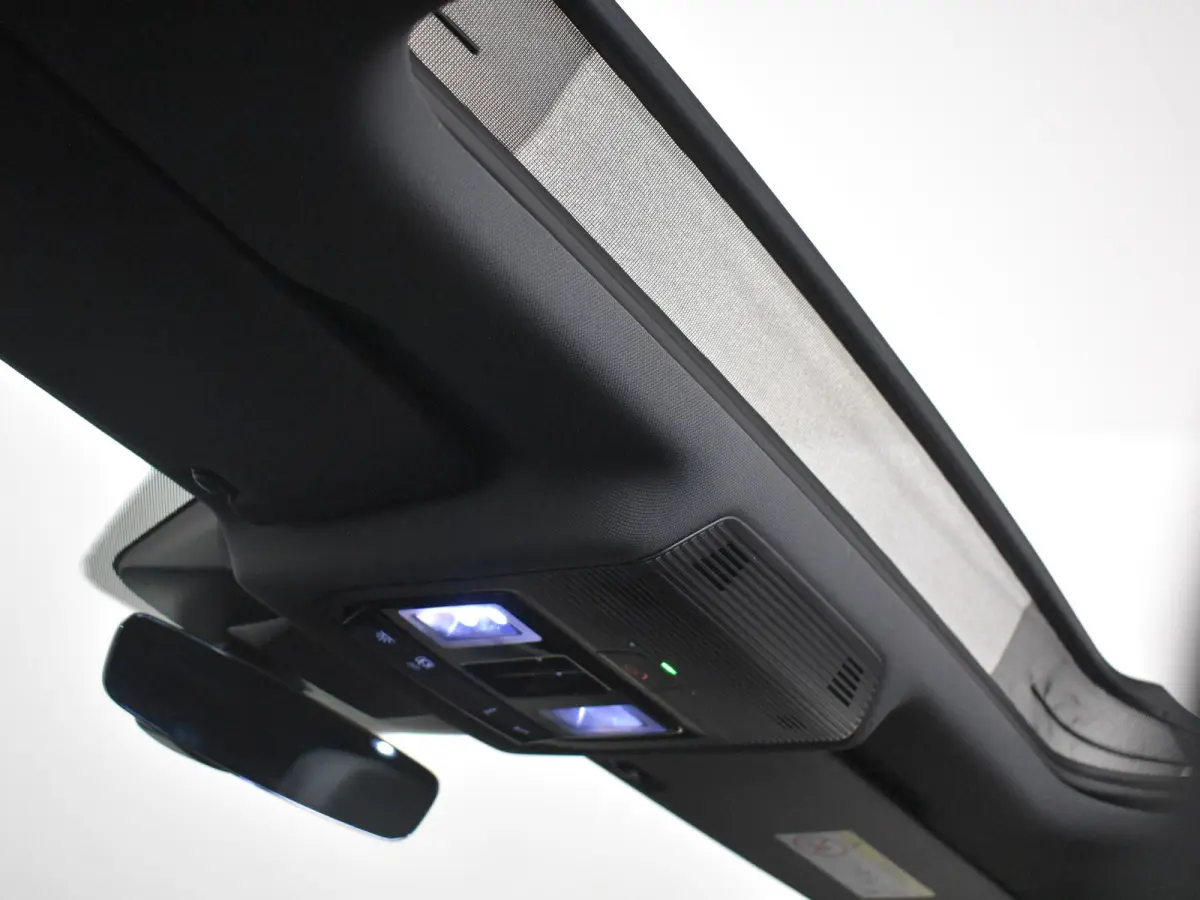 R-Line Edition - eHybrid | 'App-Connect' draadloze smartphone integratie | Automatische afstandsregeling (Adaptive Cruise Control) | Diefstalalarm