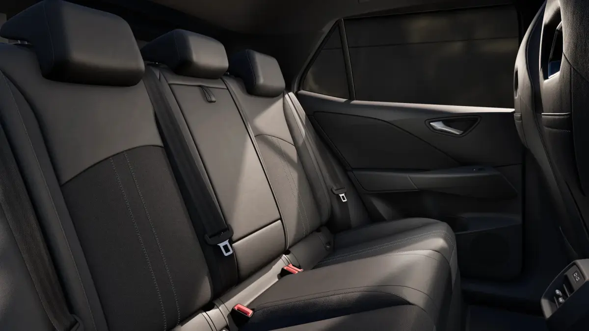 Style | Airconditioning automatisch, 2-zone (Climatronic) | Automatische afstandsregeling (Adaptive Cruise Control) | Buitenspiegels elektrisch instel-, verwarm- en inklapbaar