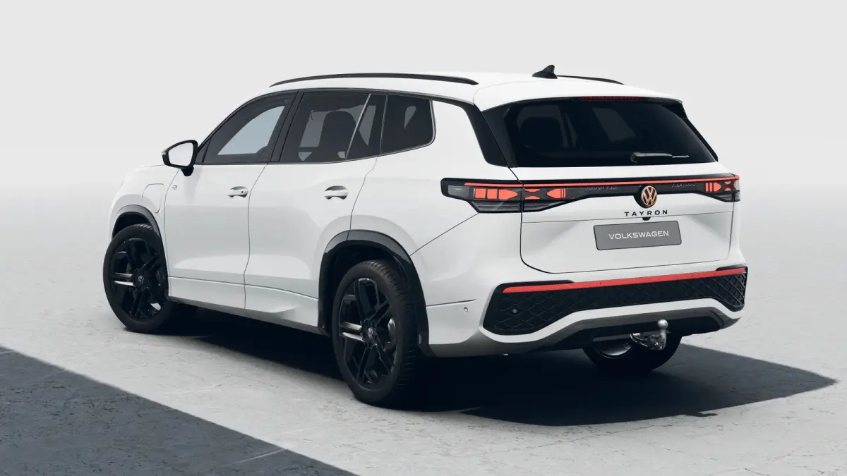 R-Line Edition | 'App-Connect' draadloze smartphone integratie | Automatische afstandsregeling (Adaptive Cruise Control) | Black Style Pakket