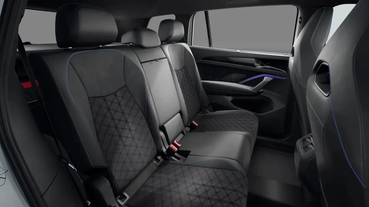 R-Line Edition | 'App-Connect' draadloze smartphone integratie | Automatische afstandsregeling (Adaptive Cruise Control) | Black Style Pakket
