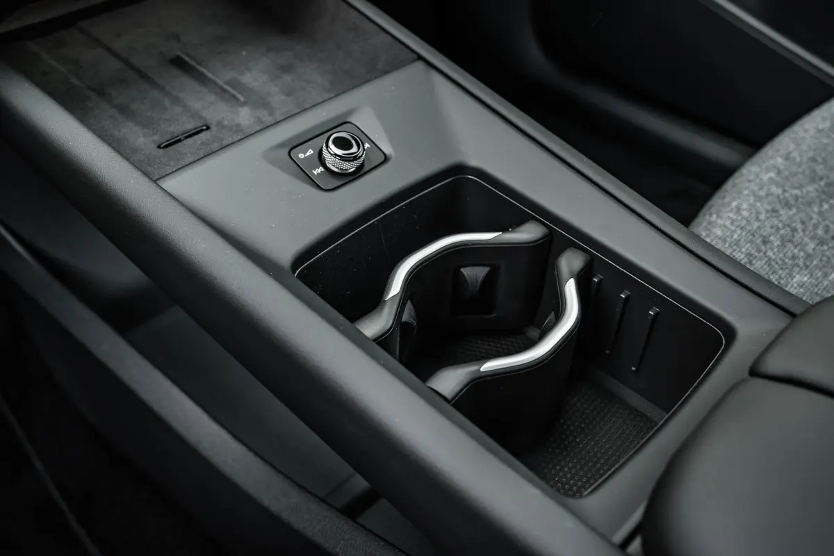 Style | Airconditioning automatisch, 2-zone (Climatronic) | Automatische afstandsregeling (Adaptive Cruise Control) | Buitenspiegels elektrisch instel-, verwarm- en inklapbaar
