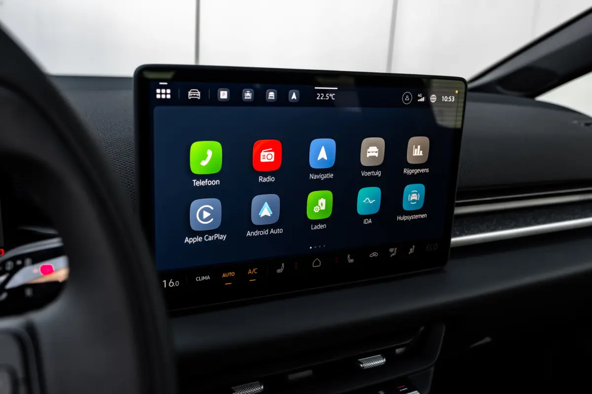 Style | Airconditioning automatisch, 2-zone (Climatronic) | Automatische afstandsregeling (Adaptive Cruise Control) | Buitenspiegels elektrisch instel-, verwarm- en inklapbaar