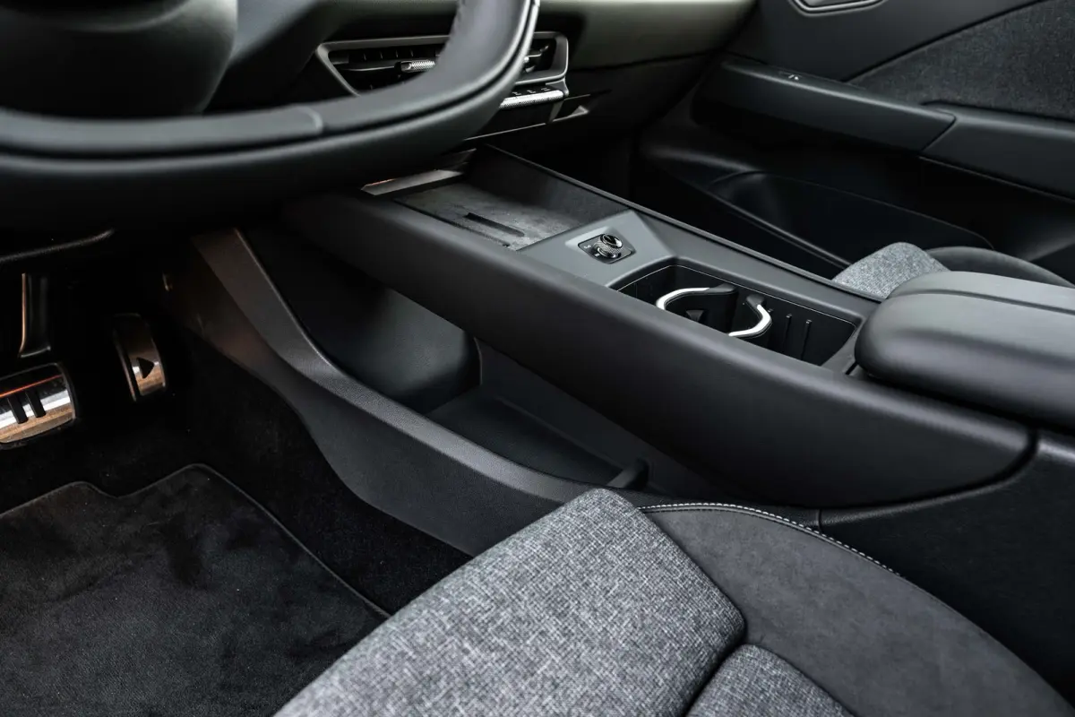 Style | Airconditioning automatisch, 2-zone (Climatronic) | Automatische afstandsregeling (Adaptive Cruise Control) | Buitenspiegels elektrisch instel-, verwarm- en inklapbaar
