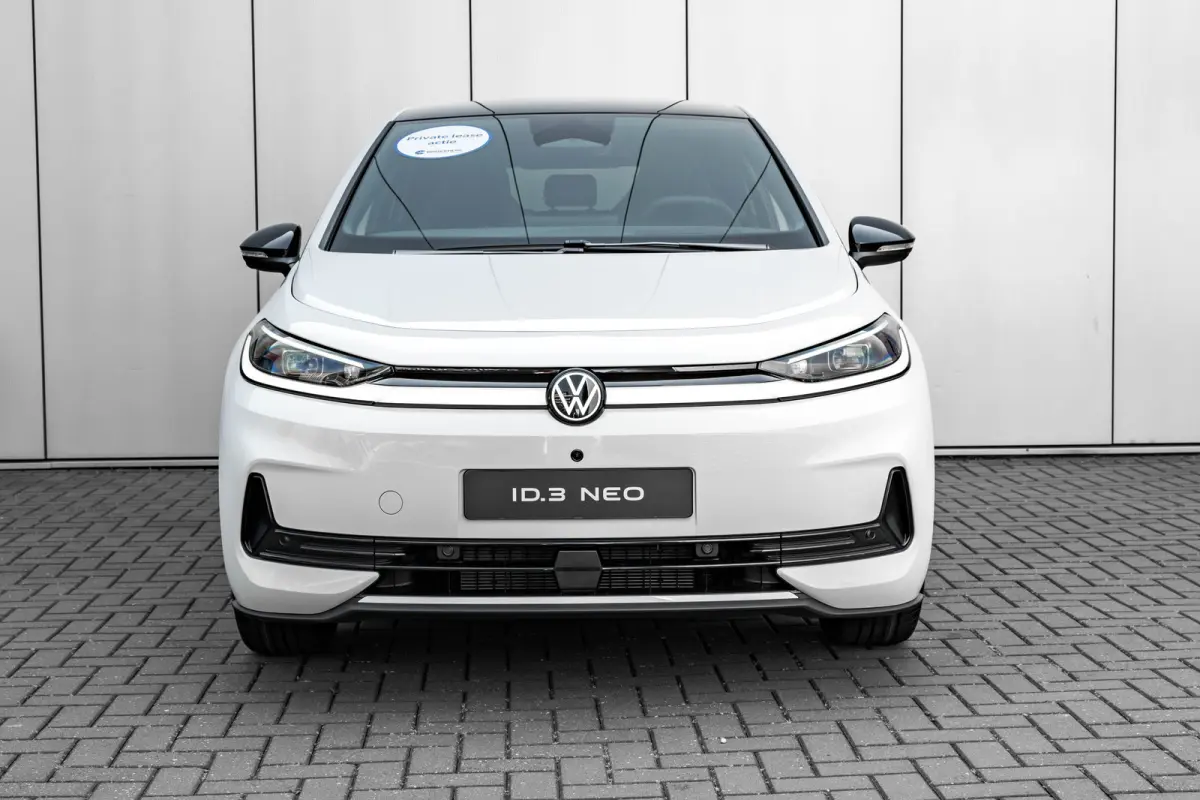 Style | Airconditioning automatisch, 2-zone (Climatronic) | Automatische afstandsregeling (Adaptive Cruise Control) | Buitenspiegels elektrisch instel-, verwarm- en inklapbaar