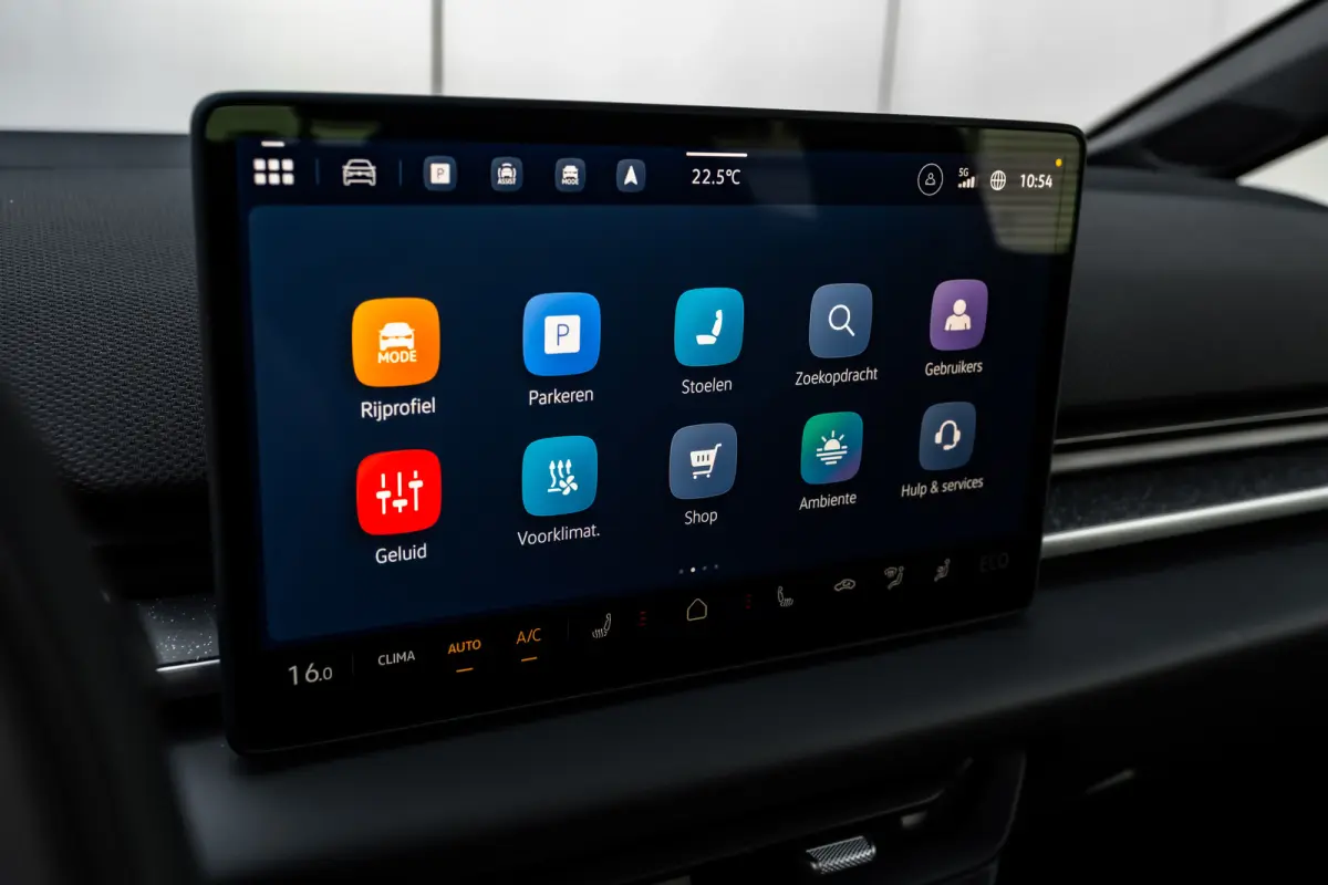 Style | Airconditioning automatisch, 2-zone (Climatronic) | Automatische afstandsregeling (Adaptive Cruise Control) | Buitenspiegels elektrisch instel-, verwarm- en inklapbaar