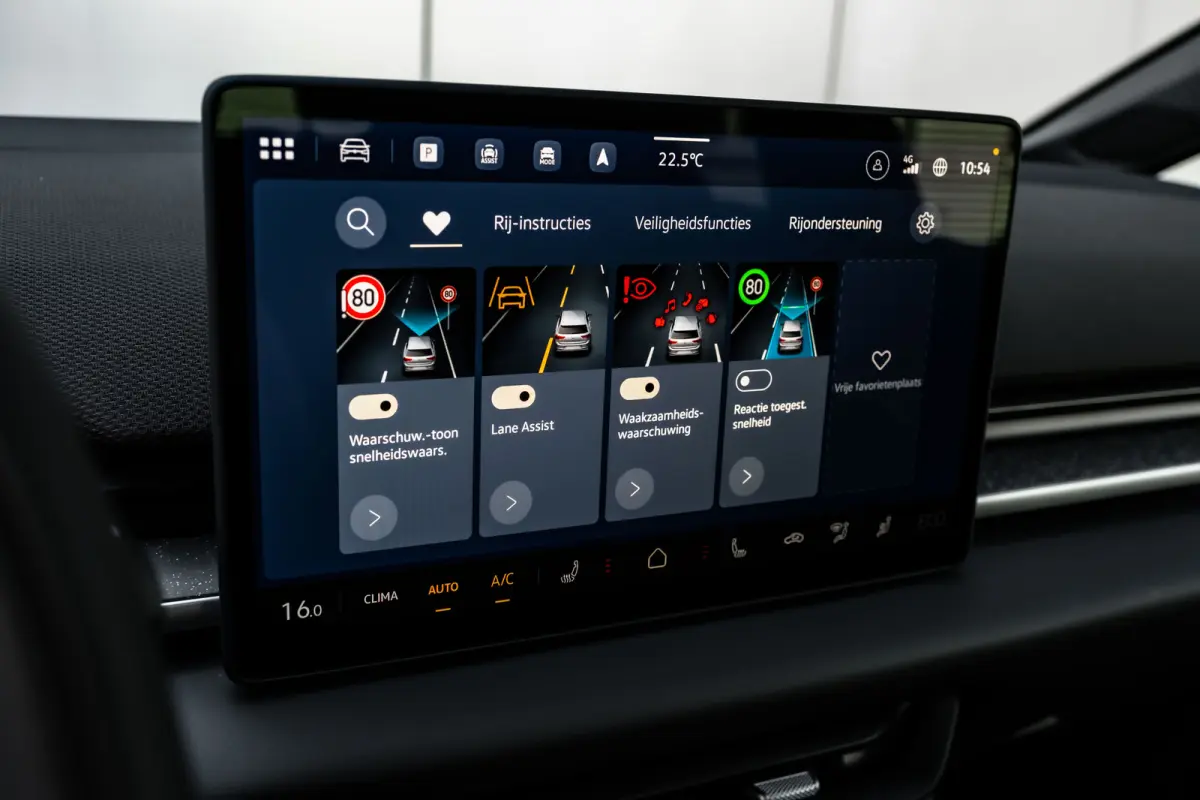 Style | Airconditioning automatisch, 2-zone (Climatronic) | Automatische afstandsregeling (Adaptive Cruise Control) | Buitenspiegels elektrisch instel-, verwarm- en inklapbaar