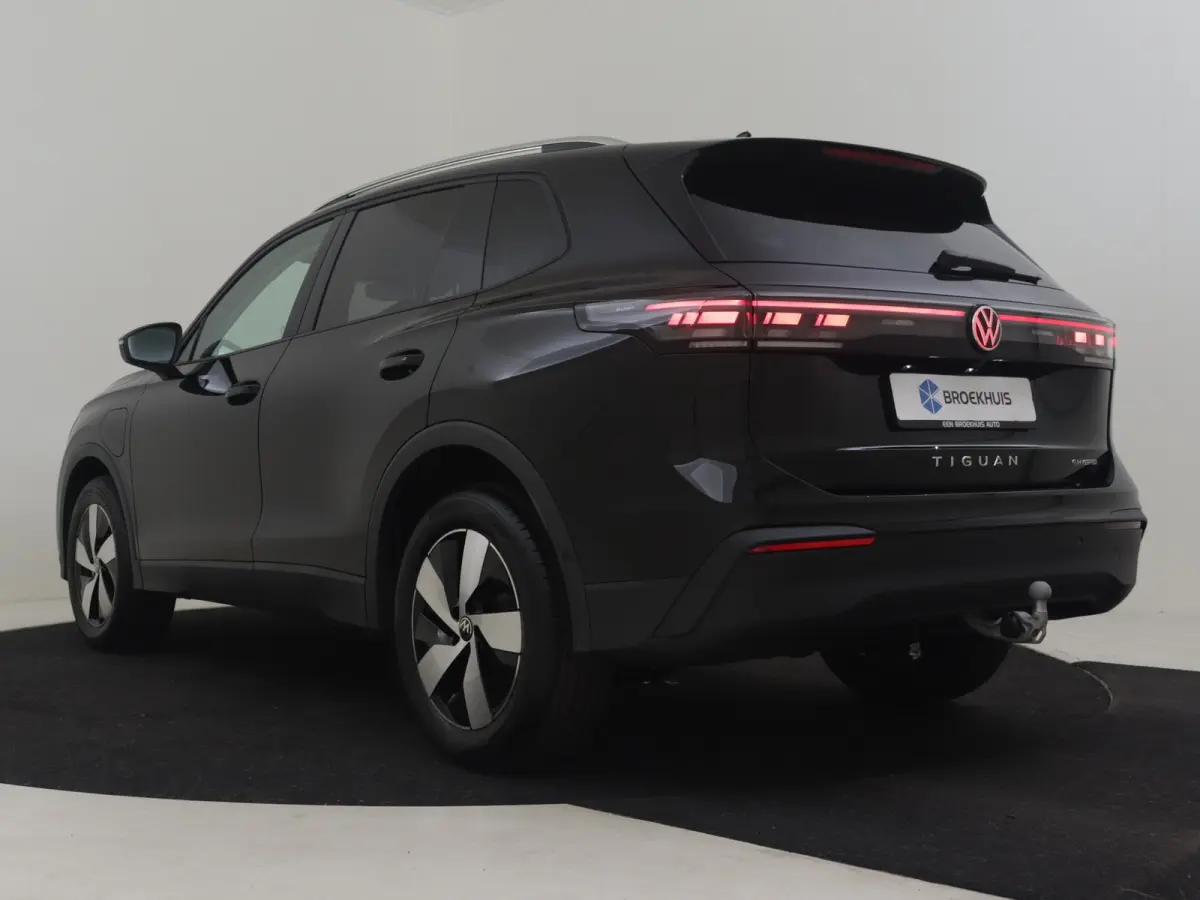 Life Edition - eHybrid | 'App-Connect' draadloze smartphone integratie | Automatische afstandsregeling (Adaptive Cruise Control) | Diefstalalarm