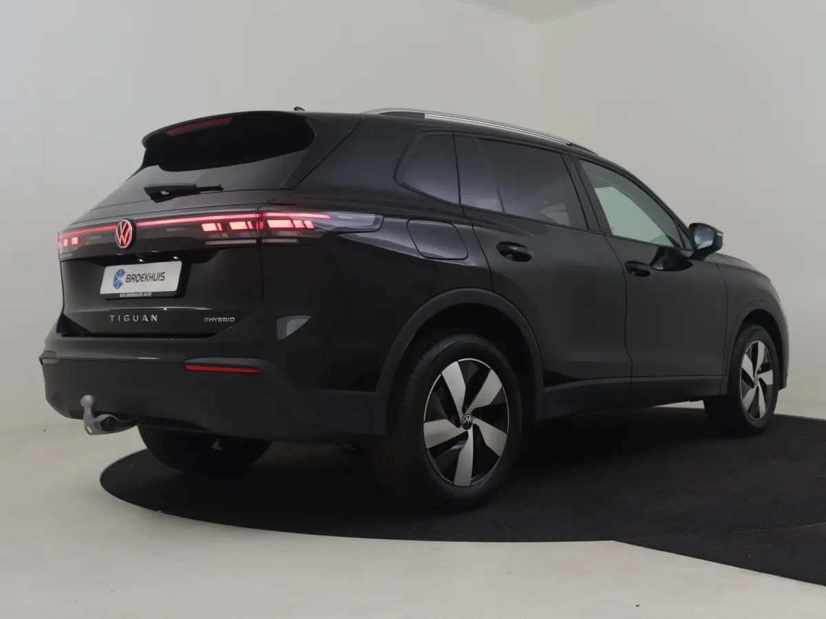 Life Edition - eHybrid | 'App-Connect' draadloze smartphone integratie | Automatische afstandsregeling (Adaptive Cruise Control) | Diefstalalarm