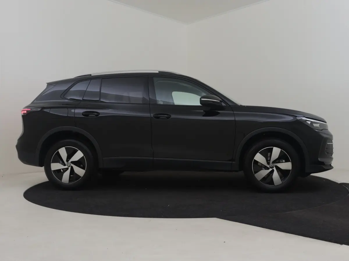 Life Edition - eHybrid | 'App-Connect' draadloze smartphone integratie | Automatische afstandsregeling (Adaptive Cruise Control) | Diefstalalarm