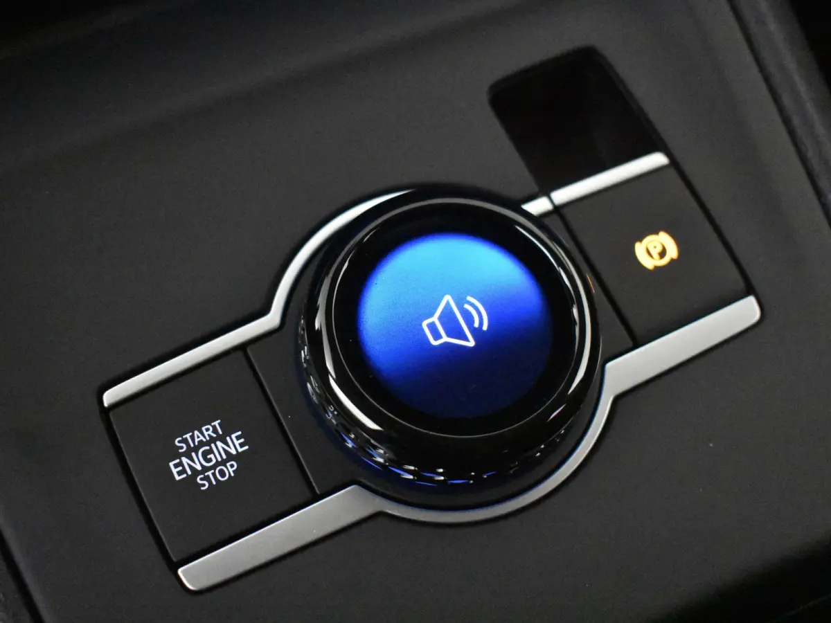 Life Edition - eHybrid | 'App-Connect' draadloze smartphone integratie | Automatische afstandsregeling (Adaptive Cruise Control) | Diefstalalarm