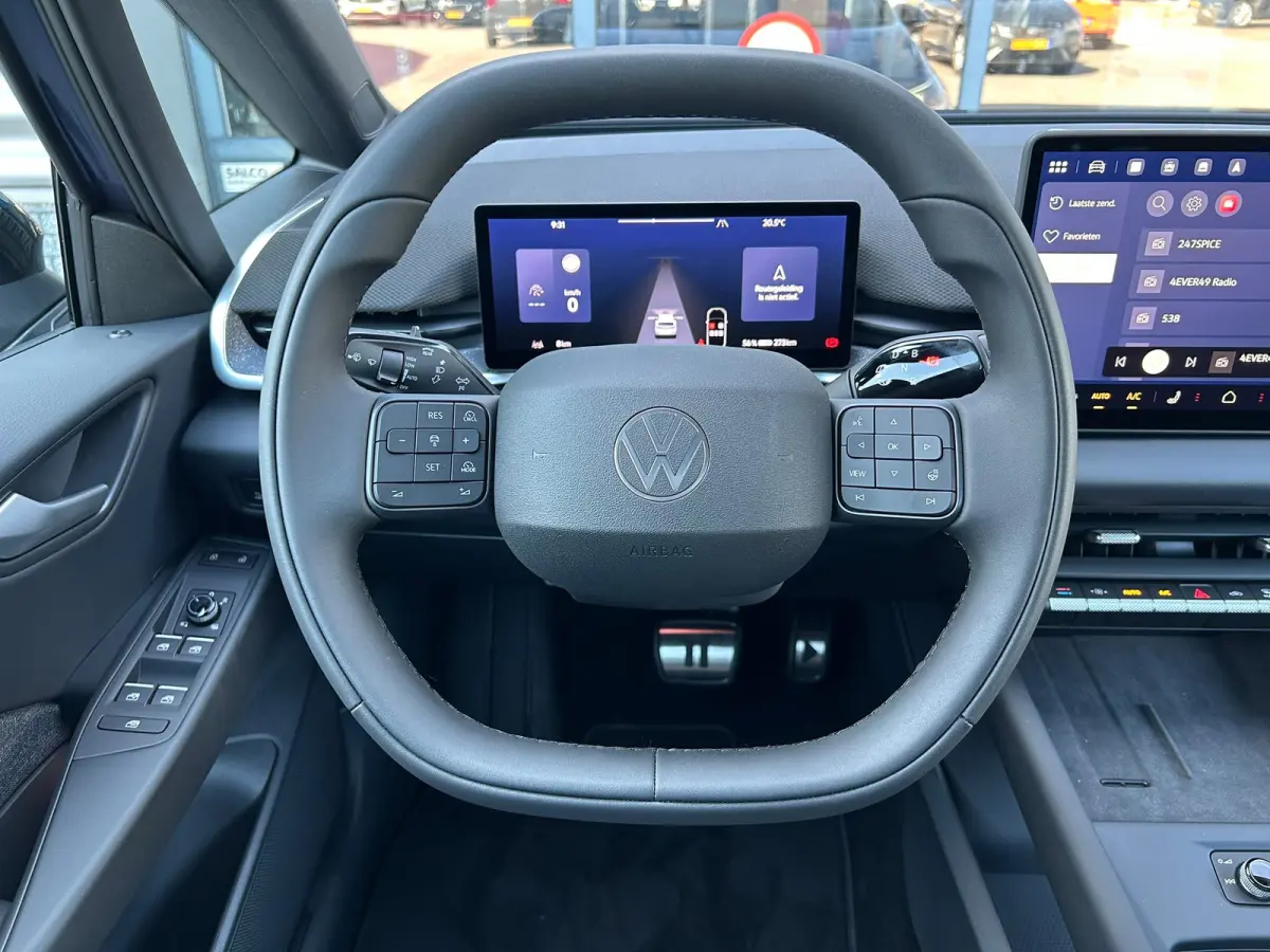 Style | Airconditioning automatisch, 2-zone (Climatronic) | Automatische afstandsregeling (Adaptive Cruise Control) | Buitenspiegels elektrisch instel-, verwarm- en inklapbaar