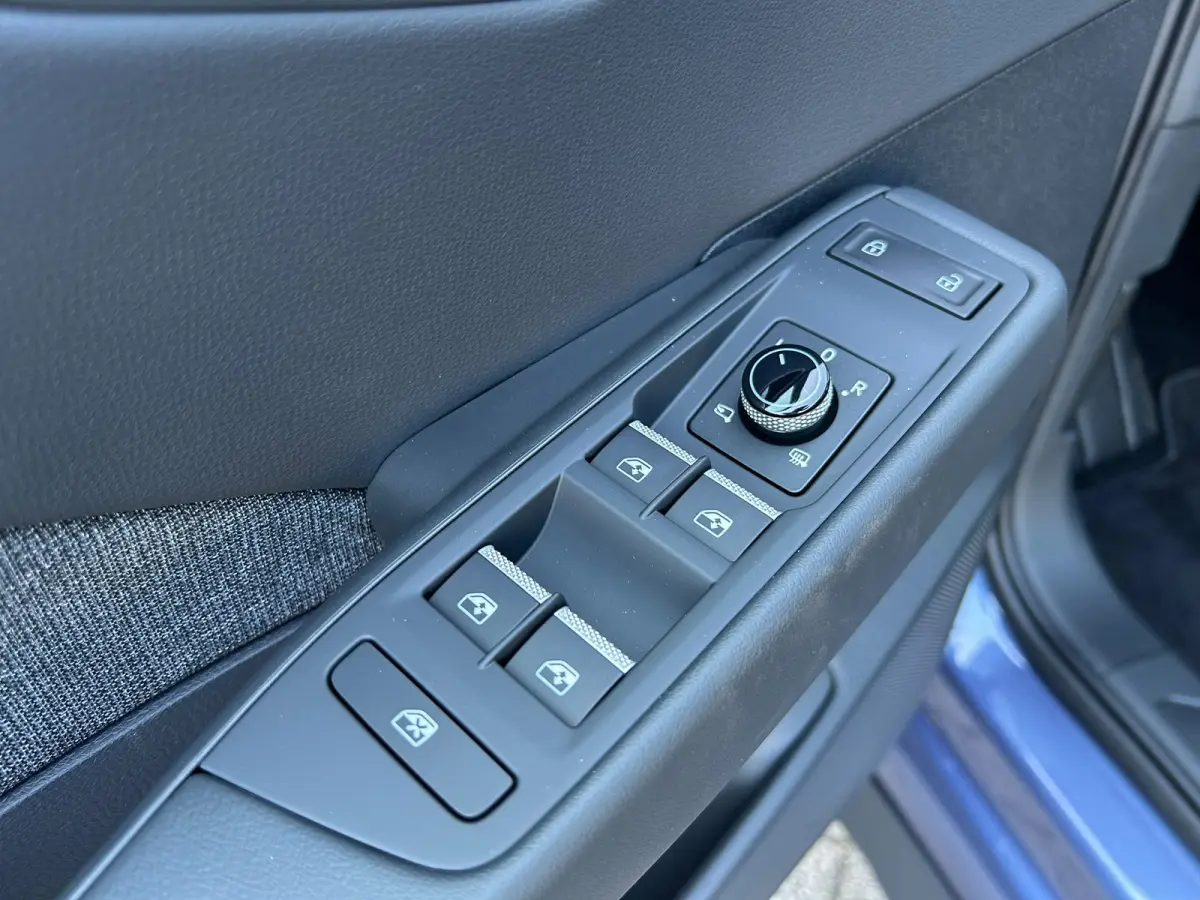 Style | Airconditioning automatisch, 2-zone (Climatronic) | Automatische afstandsregeling (Adaptive Cruise Control) | Buitenspiegels elektrisch instel-, verwarm- en inklapbaar