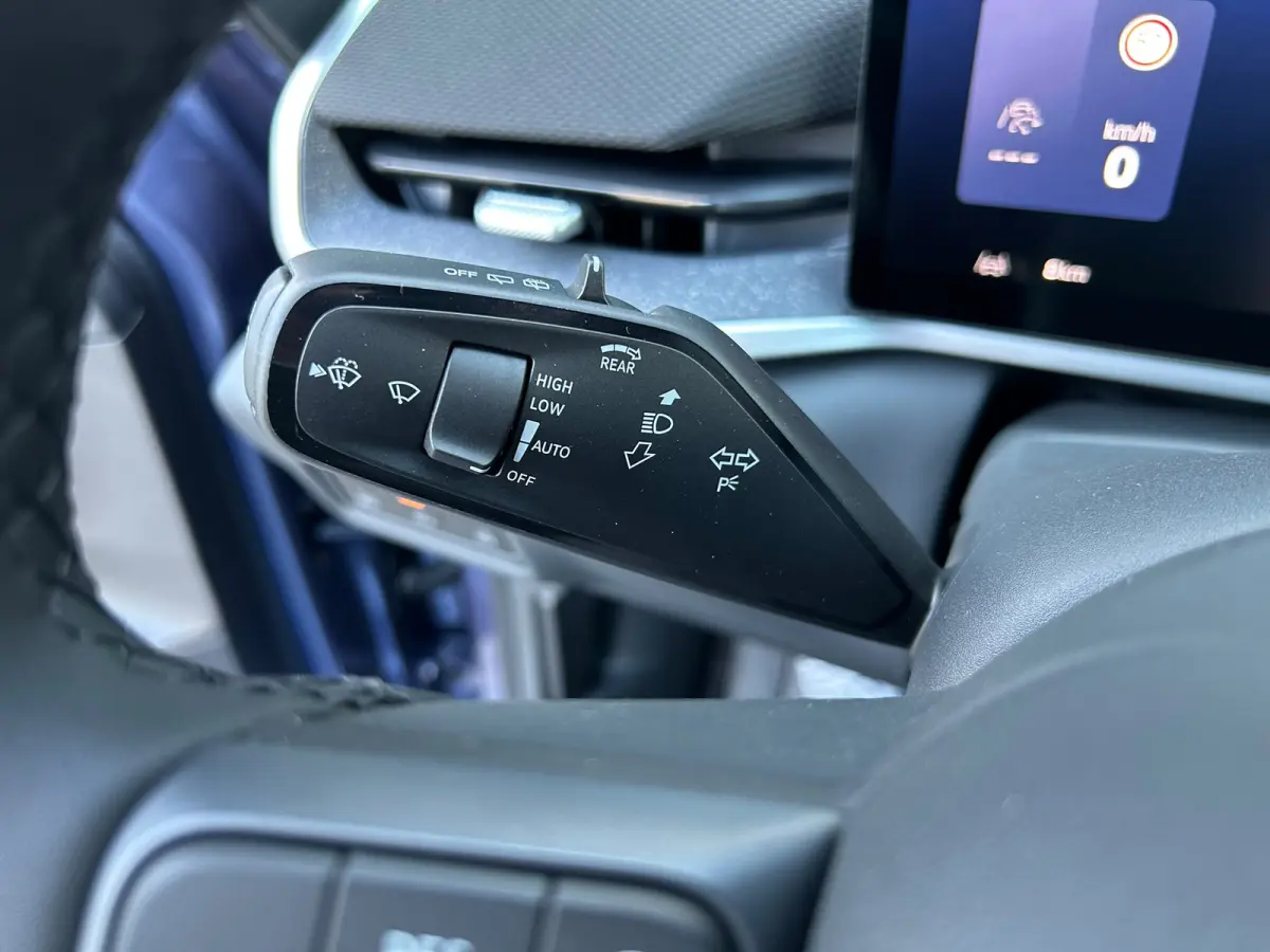 Style | Airconditioning automatisch, 2-zone (Climatronic) | Automatische afstandsregeling (Adaptive Cruise Control) | Buitenspiegels elektrisch instel-, verwarm- en inklapbaar