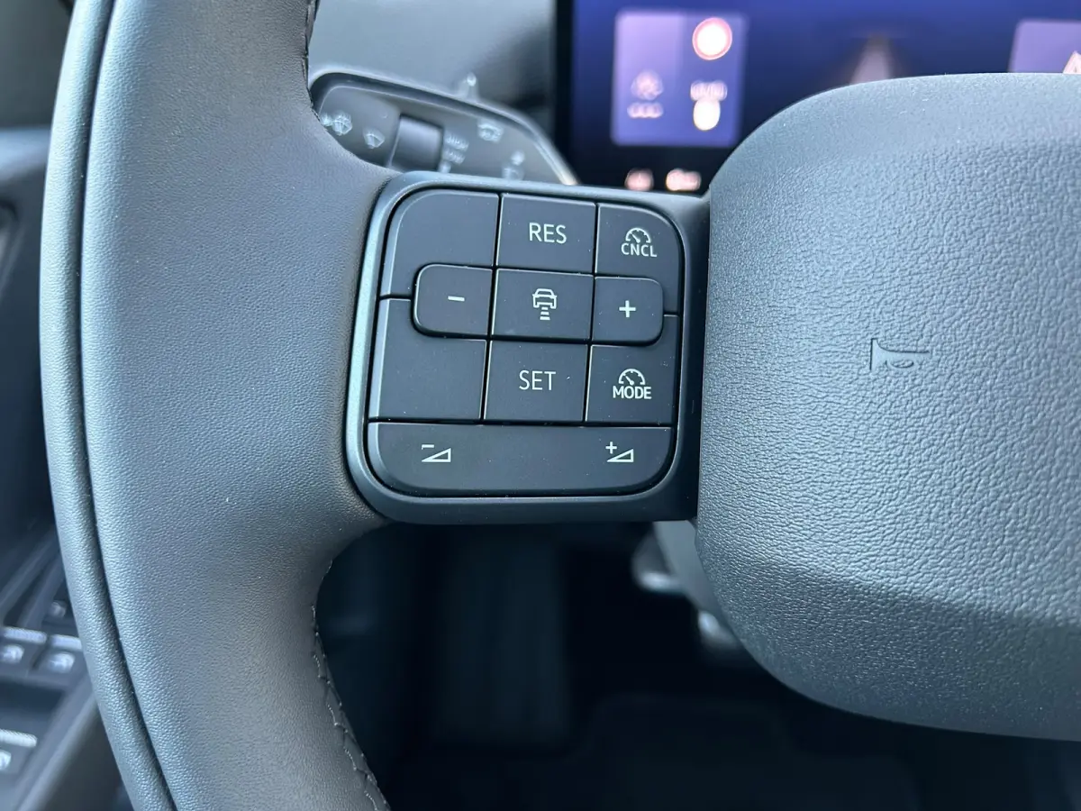 Style | Airconditioning automatisch, 2-zone (Climatronic) | Automatische afstandsregeling (Adaptive Cruise Control) | Buitenspiegels elektrisch instel-, verwarm- en inklapbaar