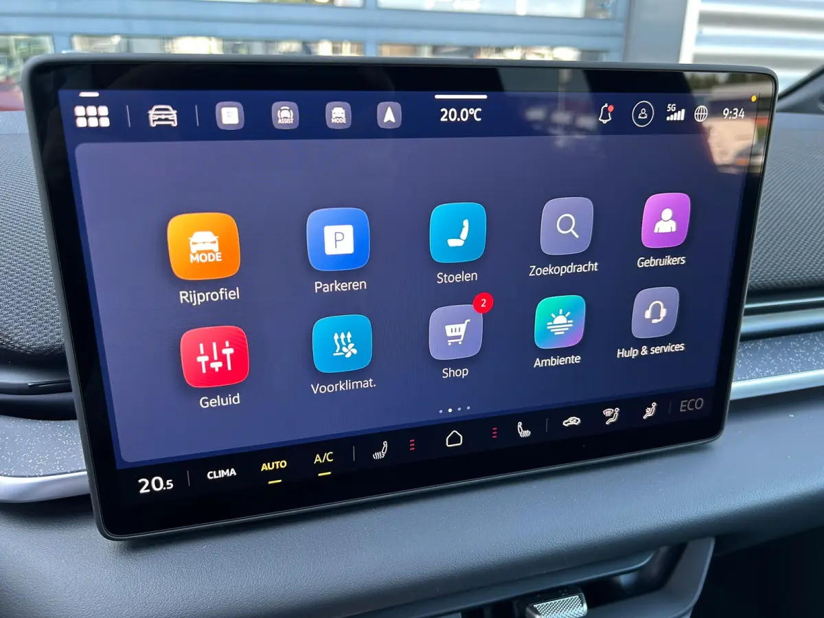 Style | Airconditioning automatisch, 2-zone (Climatronic) | Automatische afstandsregeling (Adaptive Cruise Control) | Buitenspiegels elektrisch instel-, verwarm- en inklapbaar