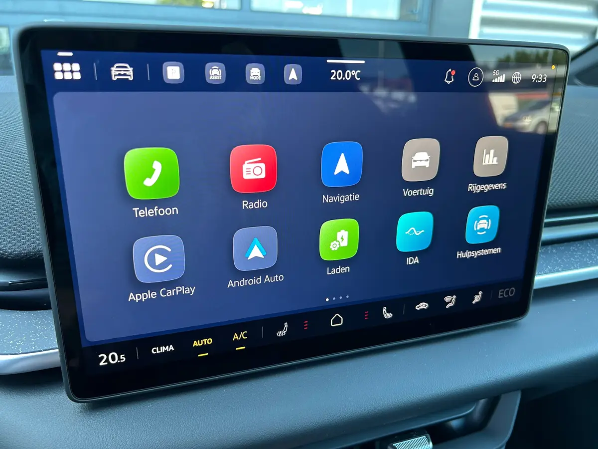 Style | Airconditioning automatisch, 2-zone (Climatronic) | Automatische afstandsregeling (Adaptive Cruise Control) | Buitenspiegels elektrisch instel-, verwarm- en inklapbaar