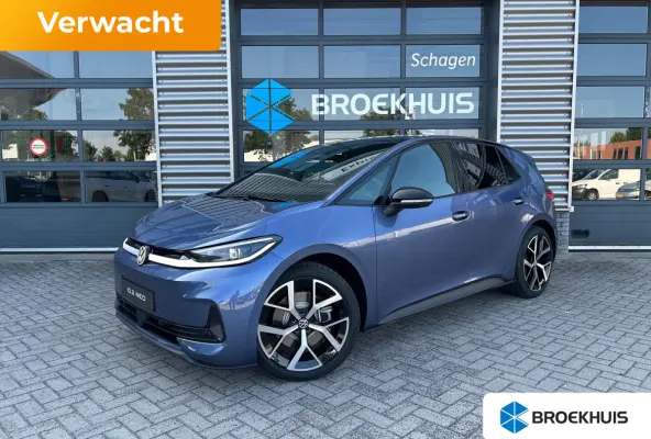 Style | Airconditioning automatisch, 2-zone (Climatronic) | Automatische afstandsregeling (Adaptive Cruise Control) | Buitenspiegels elektrisch instel-, verwarm- en inklapbaar