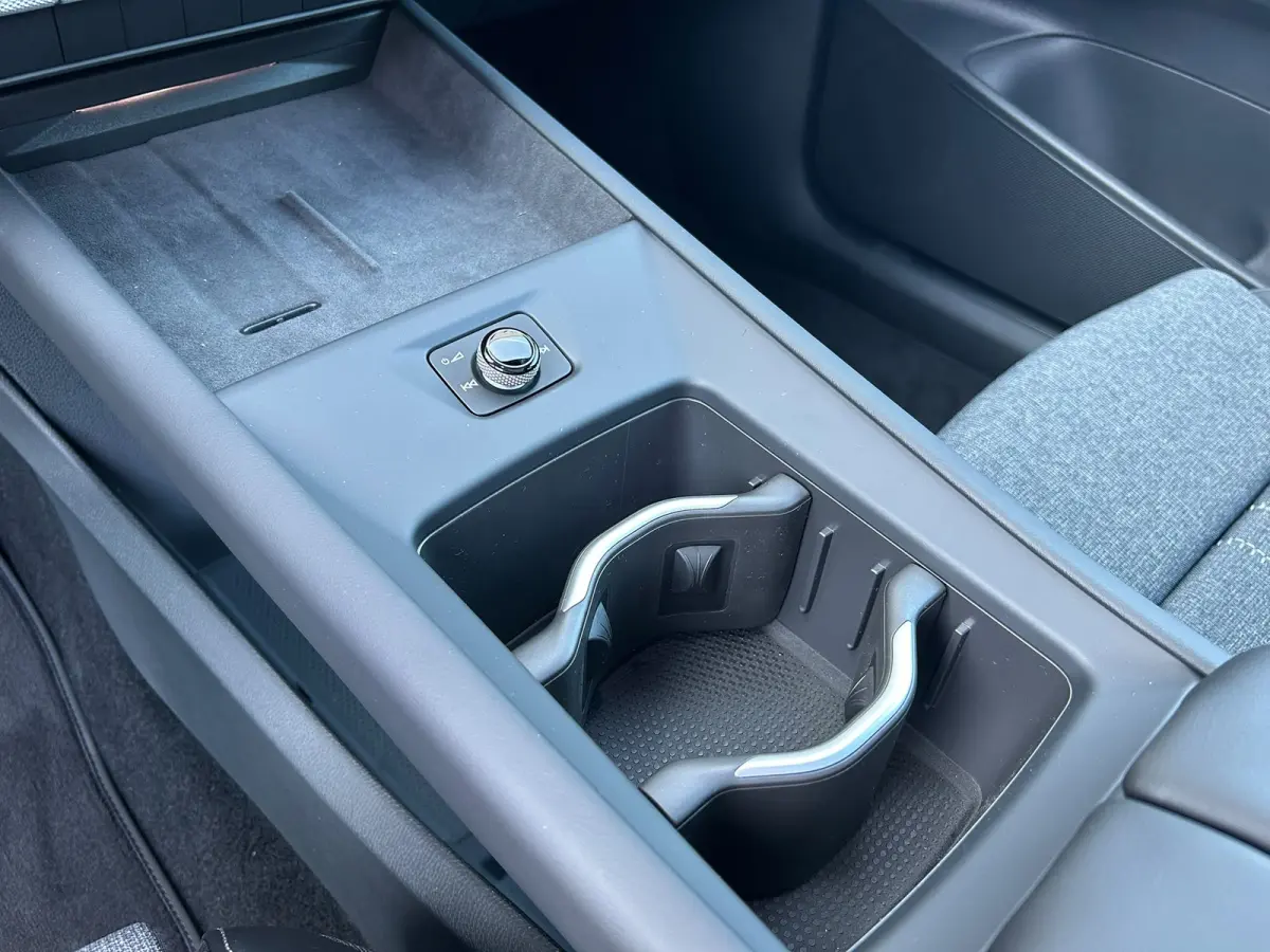 Style | Airconditioning automatisch, 2-zone (Climatronic) | Automatische afstandsregeling (Adaptive Cruise Control) | Buitenspiegels elektrisch instel-, verwarm- en inklapbaar