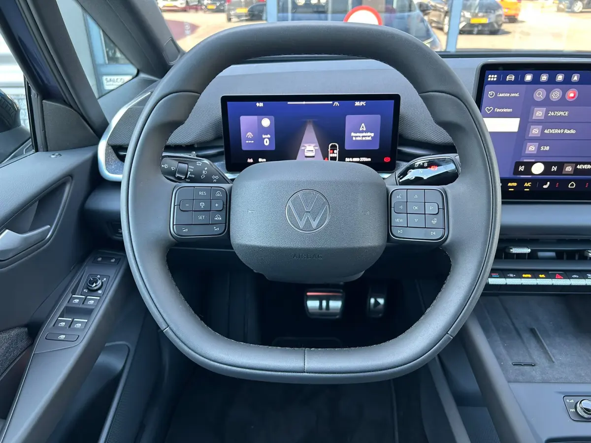 Style | Airconditioning automatisch, 2-zone (Climatronic) | Automatische afstandsregeling (Adaptive Cruise Control) | Buitenspiegels elektrisch instel-, verwarm- en inklapbaar