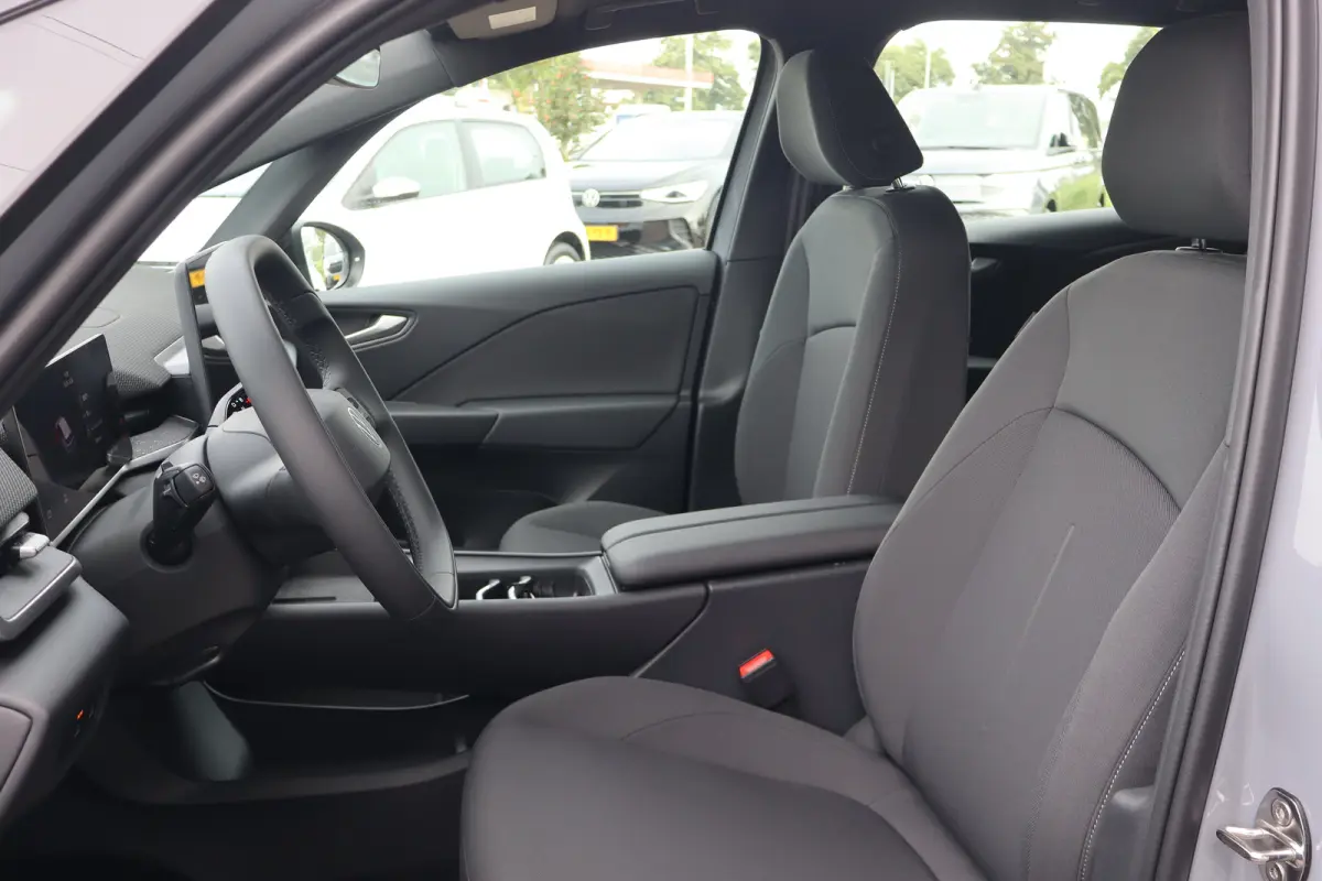 Life | Airconditioning automatisch, 2-zone (Climatronic) | Automatische afstandsregeling (Adaptive Cruise Control) | Buitenspiegels elektrisch instel-, verwarm- en inklapbaar