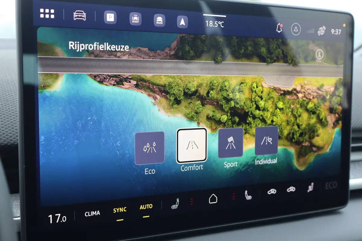 Life | Airconditioning automatisch, 2-zone (Climatronic) | Automatische afstandsregeling (Adaptive Cruise Control) | Buitenspiegels elektrisch instel-, verwarm- en inklapbaar