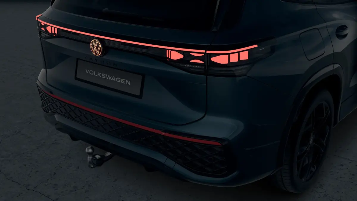 R-Line Edition | 'App-Connect' draadloze smartphone integratie | Automatische afstandsregeling (Adaptive Cruise Control) | Black Style Pakket