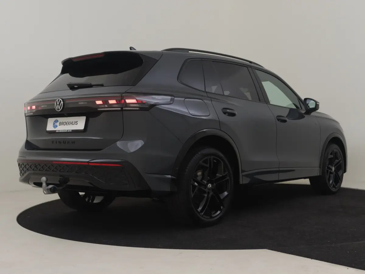 R-Line Edition - eHybrid | 'App-Connect' draadloze smartphone integratie | Automatische afstandsregeling (Adaptive Cruise Control) | Diefstalalarm