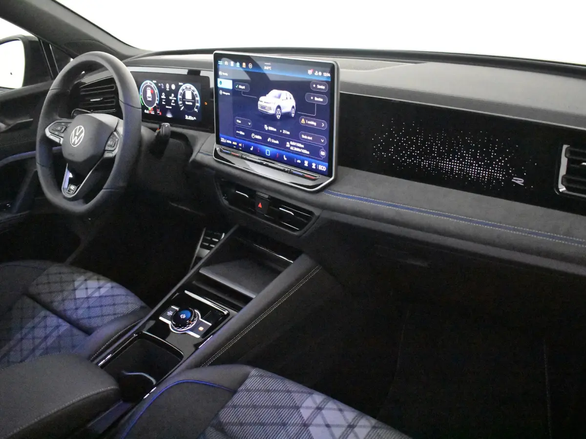R-Line Edition - eHybrid | 'App-Connect' draadloze smartphone integratie | Automatische afstandsregeling (Adaptive Cruise Control) | Diefstalalarm