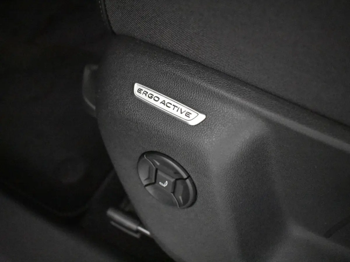 R-Line Edition - eHybrid | 'App-Connect' draadloze smartphone integratie | Automatische afstandsregeling (Adaptive Cruise Control) | Diefstalalarm