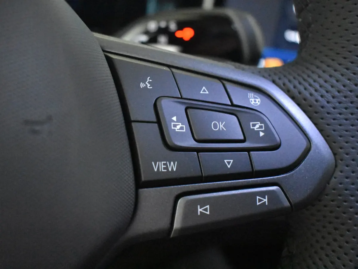 R-Line Edition - eHybrid | 'App-Connect' draadloze smartphone integratie | Automatische afstandsregeling (Adaptive Cruise Control) | Diefstalalarm